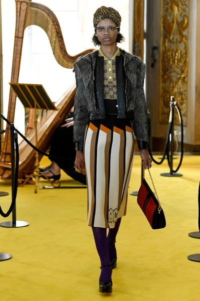 Look 75